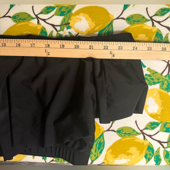 Unique Vintage Plus Size Black Ruffled Ramona Swim Top - Picture 4 of 7